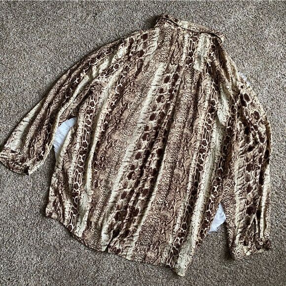Prettylittlething Snake Print Button Down Top Womens Size 2X Flowy - Picture 2 of 7